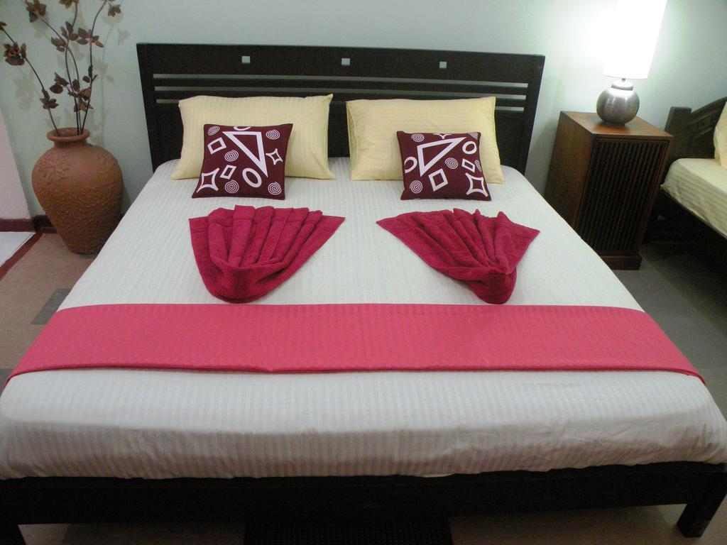 Henderson Airport Residence Negombo Habitación foto