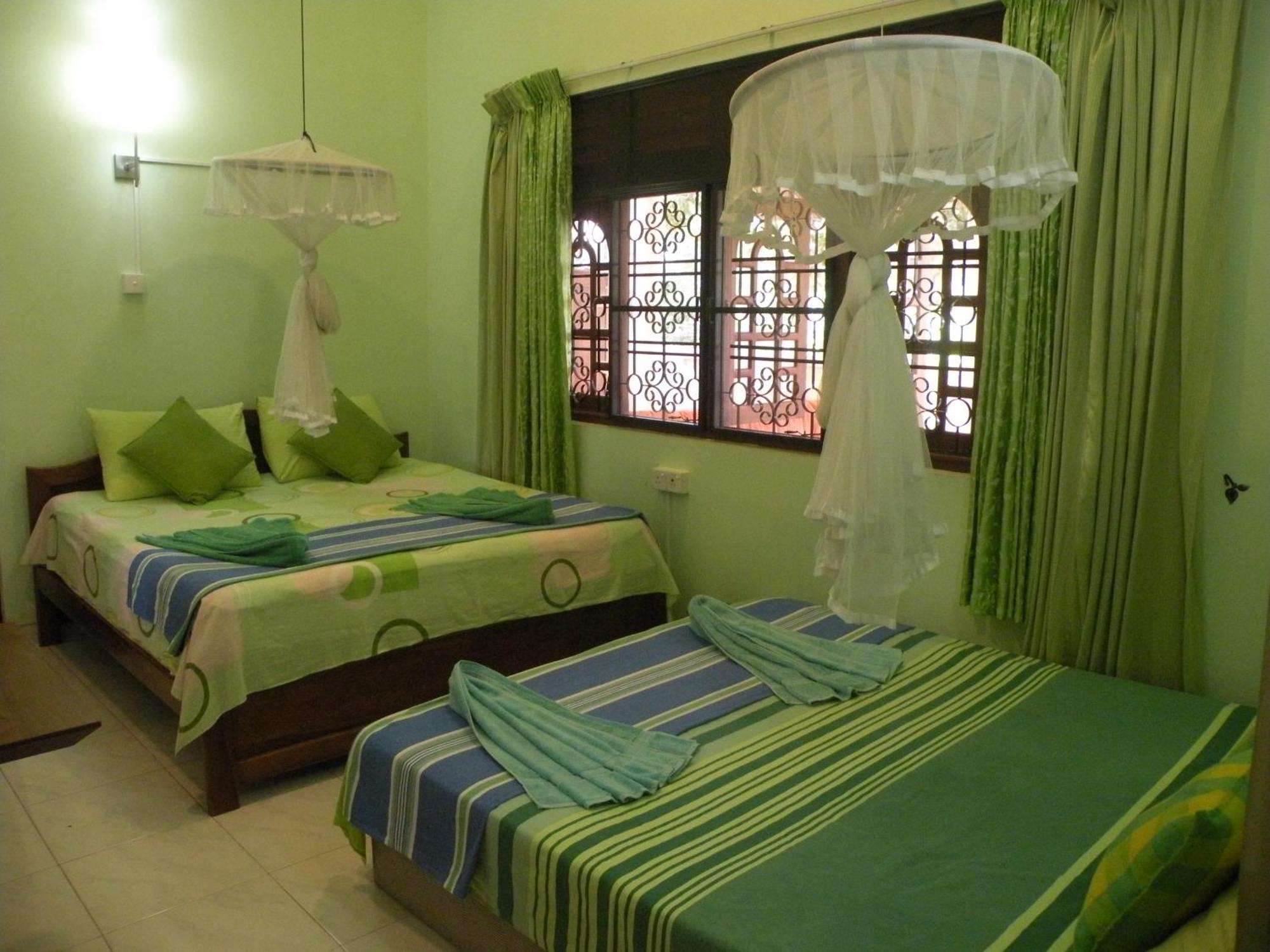 Henderson Airport Residence Negombo Habitación foto