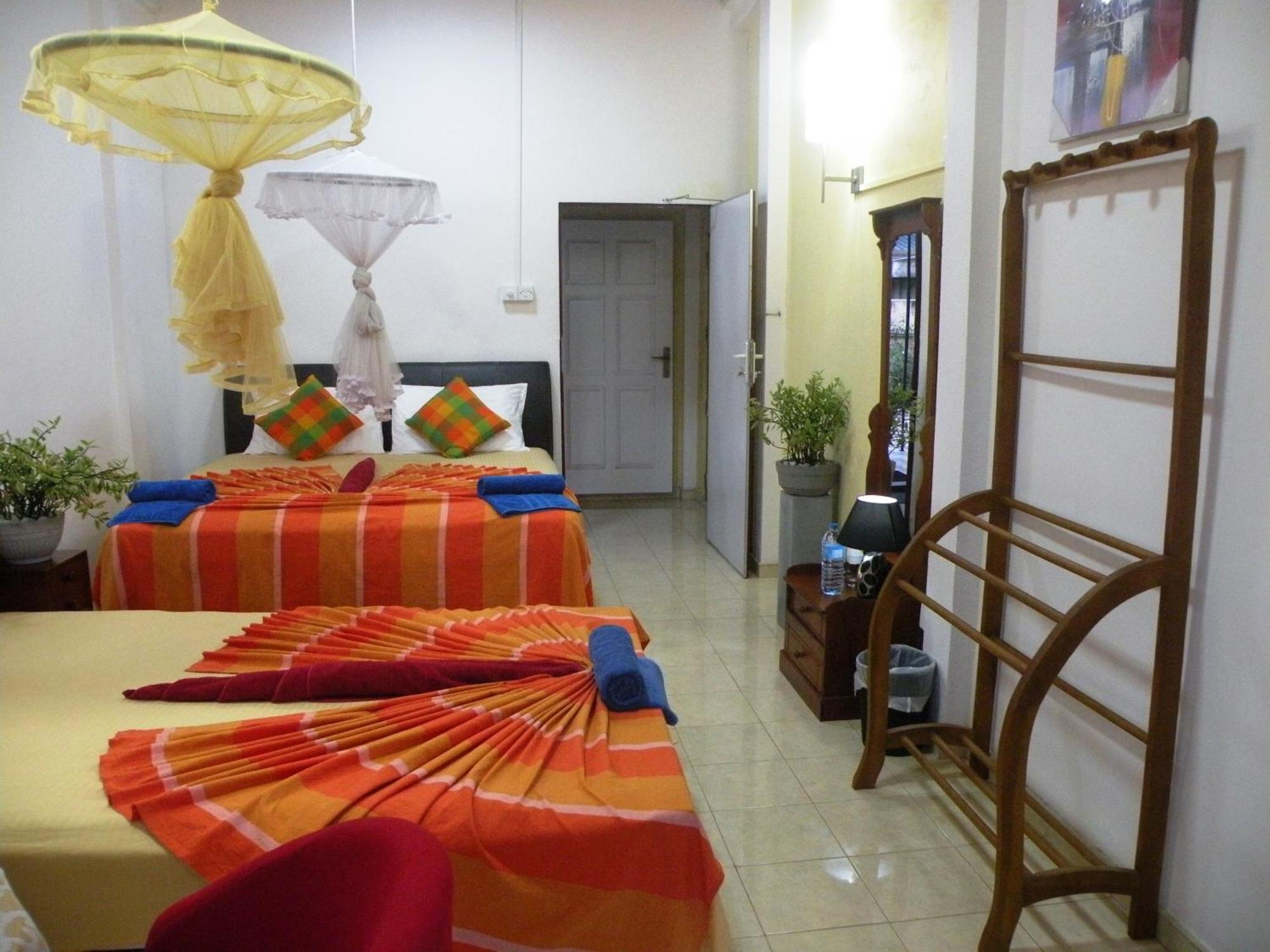 Henderson Airport Residence Negombo Habitación foto