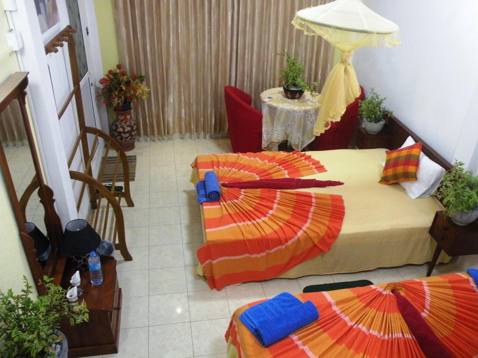 Henderson Airport Residence Negombo Habitación foto
