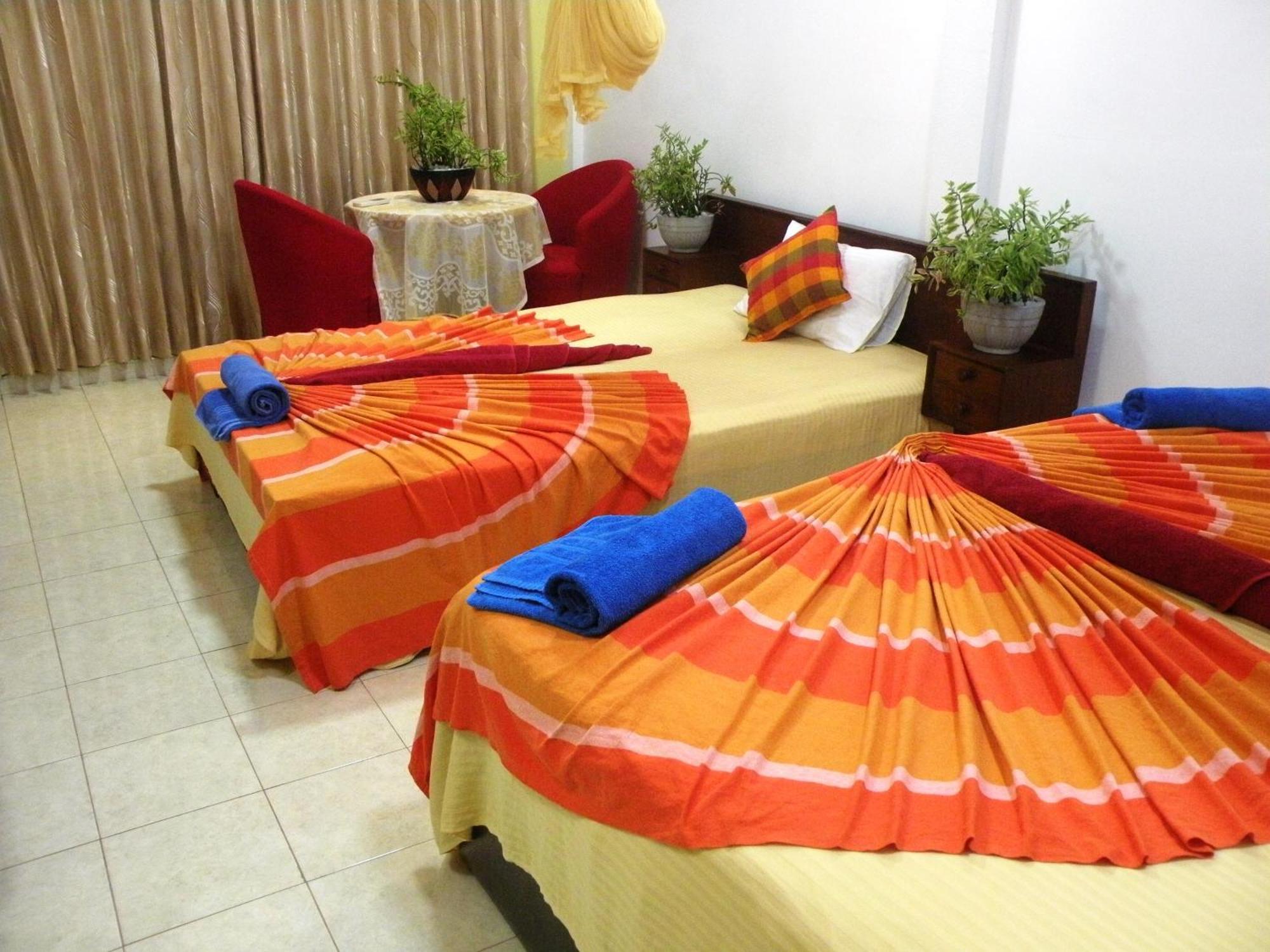 Henderson Airport Residence Negombo Habitación foto
