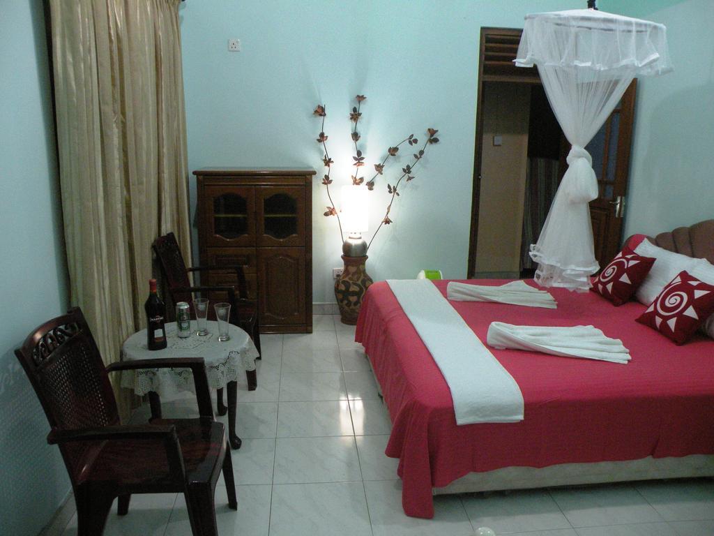 Henderson Airport Residence Negombo Habitación foto
