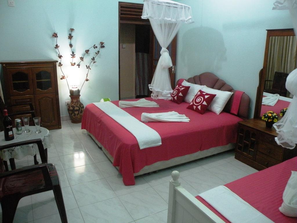 Henderson Airport Residence Negombo Habitación foto
